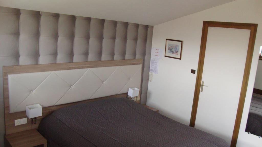 Hotel Pikassaria Sare Bagian luar foto
