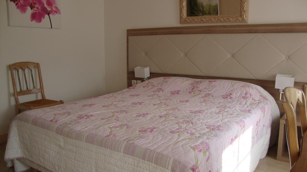 Hotel Pikassaria Sare Bagian luar foto